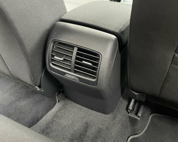 Сірий Фольксваген e-Golf, об'ємом двигуна 0 л та пробігом 40 тис. км за 16500 $, фото 28 на Automoto.ua