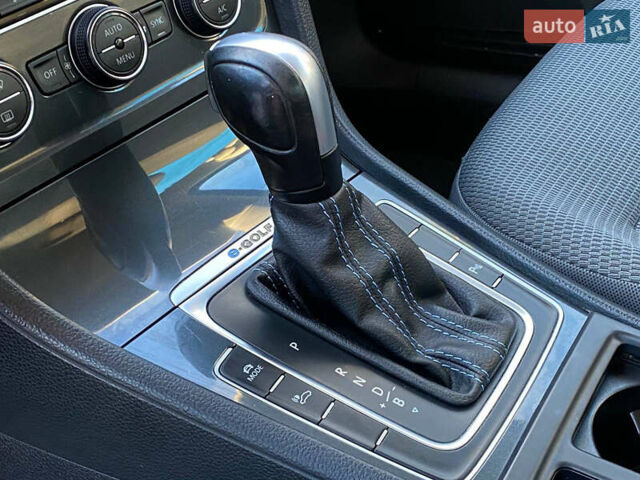 Серый Фольксваген e-Golf, объемом двигателя 0 л и пробегом 157 тыс. км за 12499 $, фото 53 на Automoto.ua