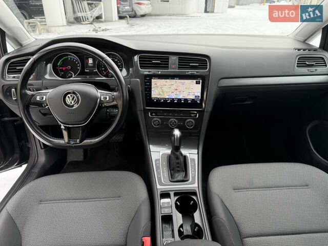 Сірий Фольксваген e-Golf, об'ємом двигуна 0 л та пробігом 53 тис. км за 13800 $, фото 14 на Automoto.ua