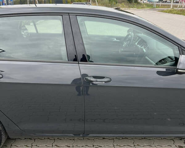 Серый Фольксваген e-Golf, объемом двигателя 0 л и пробегом 45 тыс. км за 14800 $, фото 17 на Automoto.ua