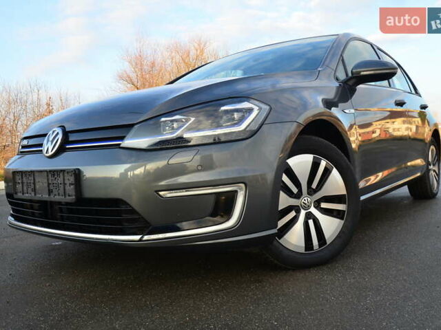 Серый Фольксваген e-Golf, объемом двигателя 0 л и пробегом 91 тыс. км за 13250 $, фото 5 на Automoto.ua