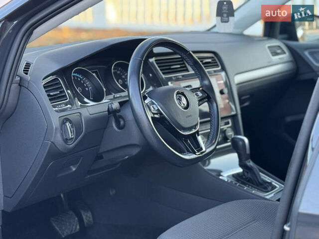 Сірий Фольксваген e-Golf, об'ємом двигуна 0 л та пробігом 51 тис. км за 13499 $, фото 50 на Automoto.ua
