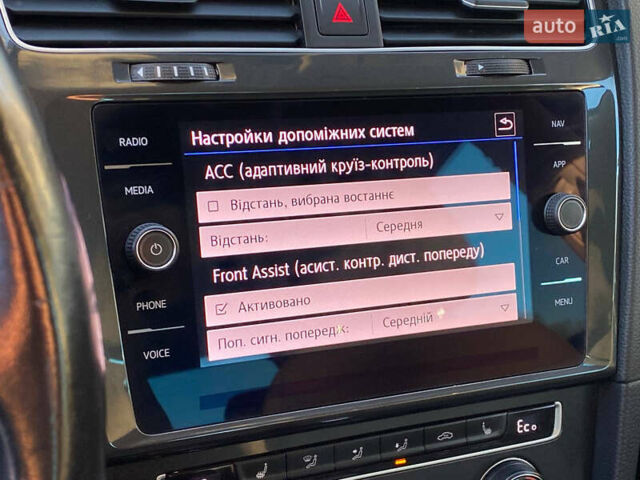 Серый Фольксваген e-Golf, объемом двигателя 0 л и пробегом 157 тыс. км за 12499 $, фото 54 на Automoto.ua