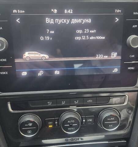 Сірий Фольксваген e-Golf, об'ємом двигуна 0 л та пробігом 67 тис. км за 15400 $, фото 21 на Automoto.ua