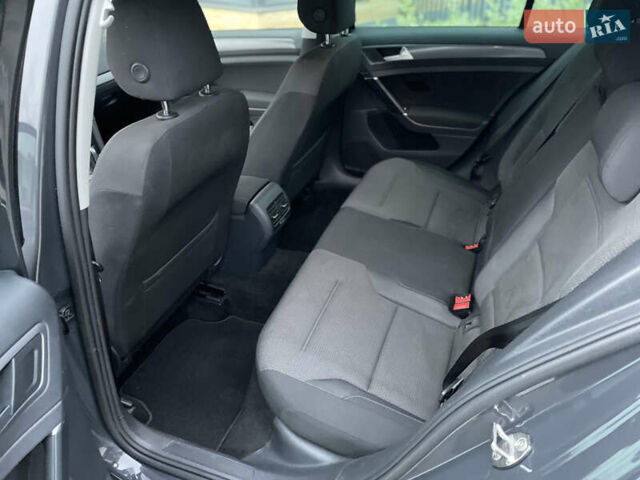 Серый Фольксваген e-Golf, объемом двигателя 0 л и пробегом 91 тыс. км за 13500 $, фото 18 на Automoto.ua