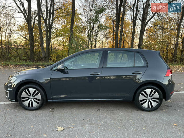 Серый Фольксваген e-Golf, объемом двигателя 0 л и пробегом 69 тыс. км за 12950 $, фото 1 на Automoto.ua