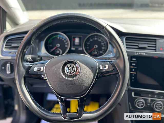 Серый Фольксваген e-Golf, объемом двигателя 36 л и пробегом 80 тыс. км за 15600 $, фото 10 на Automoto.ua