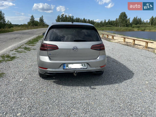 Серый Фольксваген e-Golf, объемом двигателя 0 л и пробегом 70 тыс. км за 14700 $, фото 29 на Automoto.ua