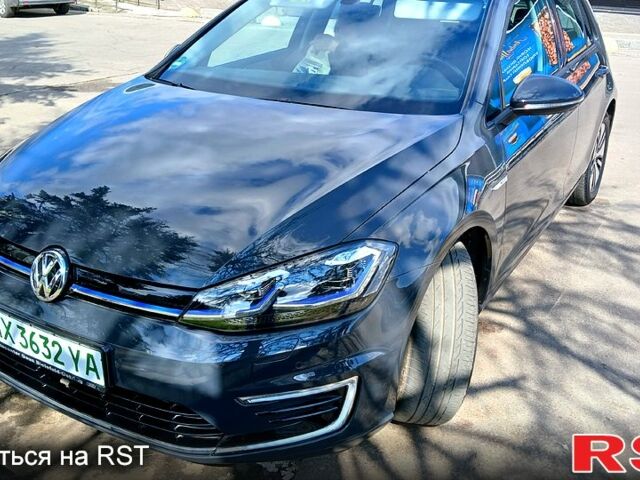 Серый Фольксваген e-Golf, объемом двигателя 0 л и пробегом 29 тыс. км за 16850 $, фото 3 на Automoto.ua