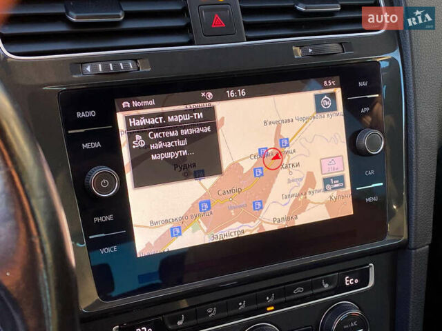 Серый Фольксваген e-Golf, объемом двигателя 0 л и пробегом 157 тыс. км за 12499 $, фото 51 на Automoto.ua