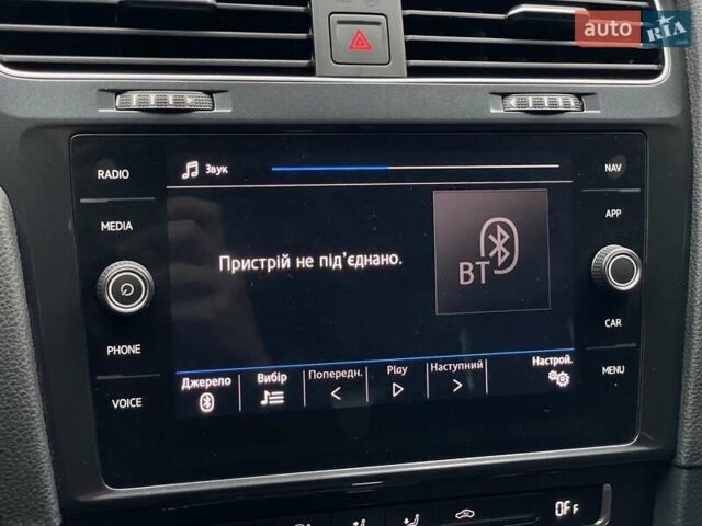 Серый Фольксваген e-Golf, объемом двигателя 0 л и пробегом 108 тыс. км за 13499 $, фото 50 на Automoto.ua