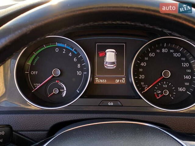 Серый Фольксваген e-Golf, объемом двигателя 0 л и пробегом 157 тыс. км за 12499 $, фото 61 на Automoto.ua