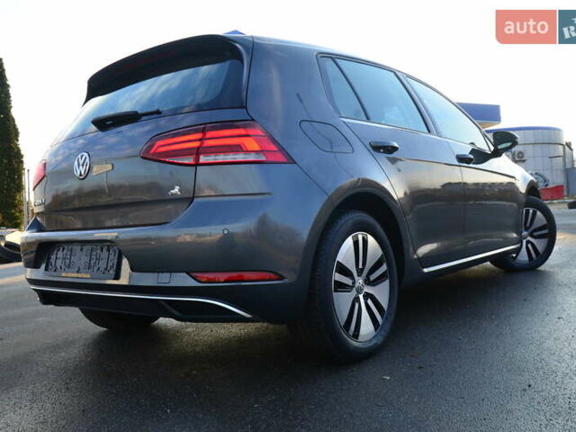 Серый Фольксваген e-Golf, объемом двигателя 0 л и пробегом 91 тыс. км за 13250 $, фото 33 на Automoto.ua