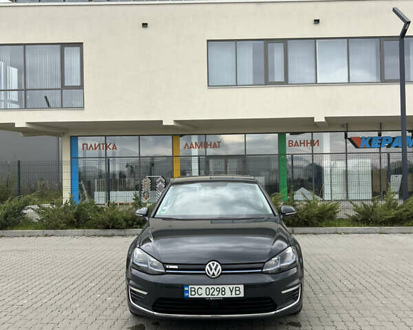 Серый Фольксваген e-Golf, объемом двигателя 0 л и пробегом 45 тыс. км за 14800 $, фото 7 на Automoto.ua