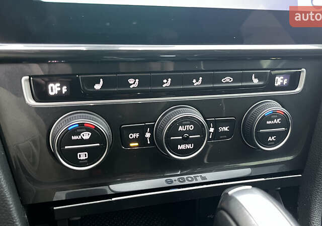 Серый Фольксваген e-Golf, объемом двигателя 0 л и пробегом 59 тыс. км за 15400 $, фото 18 на Automoto.ua