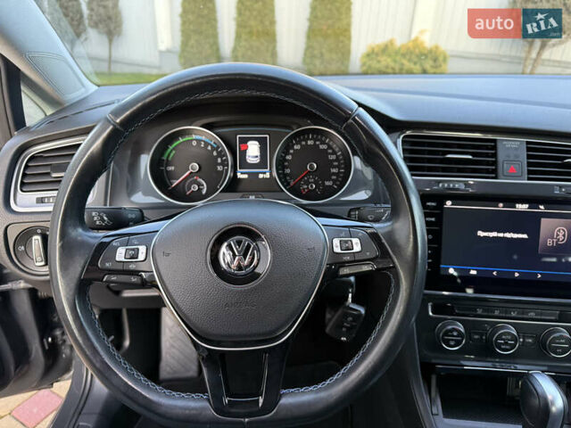 Серый Фольксваген e-Golf, объемом двигателя 0 л и пробегом 74 тыс. км за 13999 $, фото 9 на Automoto.ua