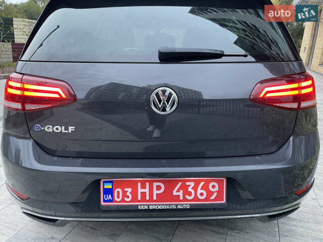 Серый Фольксваген e-Golf, объемом двигателя 0 л и пробегом 91 тыс. км за 13500 $, фото 23 на Automoto.ua
