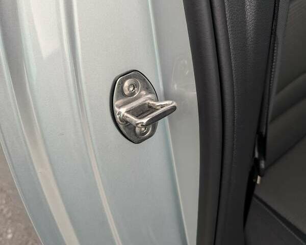 Серый Фольксваген e-Golf, объемом двигателя 0 л и пробегом 29 тыс. км за 14800 $, фото 37 на Automoto.ua