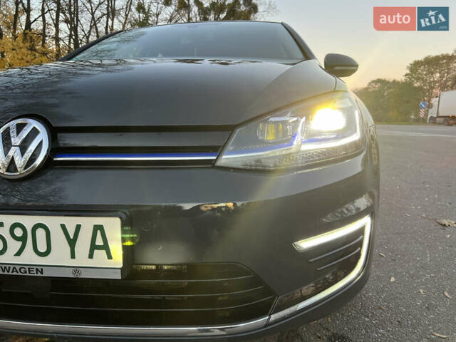 Серый Фольксваген e-Golf, объемом двигателя 0 л и пробегом 69 тыс. км за 12950 $, фото 39 на Automoto.ua