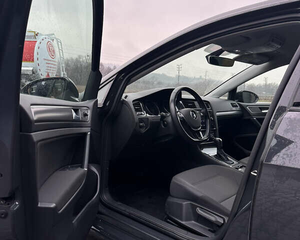 Серый Фольксваген e-Golf, объемом двигателя 0 л и пробегом 115 тыс. км за 14200 $, фото 13 на Automoto.ua