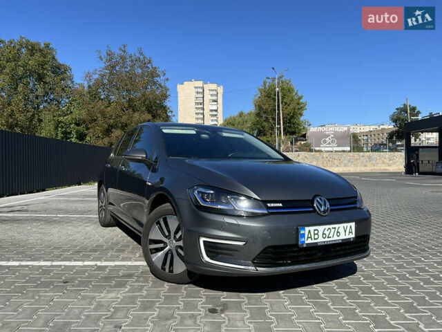 Серый Фольксваген e-Golf, объемом двигателя 0 л и пробегом 96 тыс. км за 16000 $, фото 1 на Automoto.ua