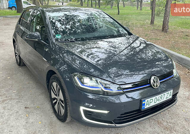 Серый Фольксваген e-Golf, объемом двигателя 0 л и пробегом 59 тыс. км за 15400 $, фото 3 на Automoto.ua