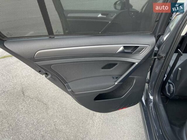 Серый Фольксваген e-Golf, объемом двигателя 0 л и пробегом 103 тыс. км за 13300 $, фото 29 на Automoto.ua