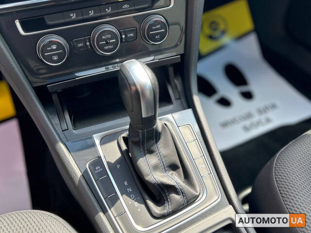 Серый Фольксваген e-Golf, объемом двигателя 36 л и пробегом 80 тыс. км за 15600 $, фото 12 на Automoto.ua