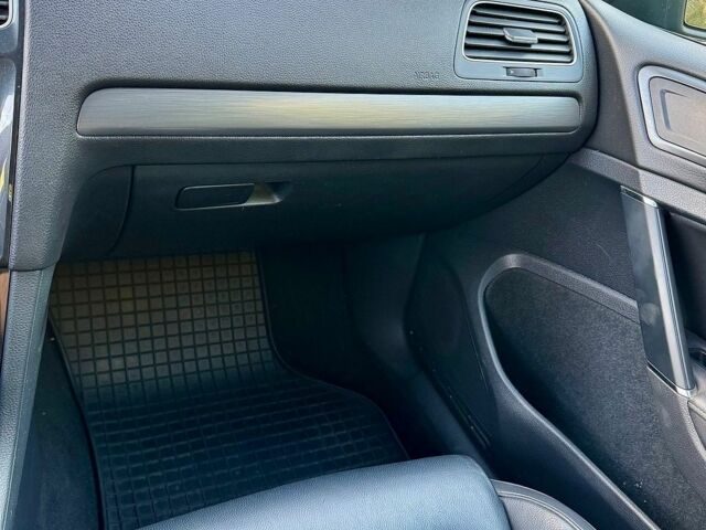 Сірий Фольксваген e-Golf, об'ємом двигуна 0 л та пробігом 88 тис. км за 14000 $, фото 17 на Automoto.ua