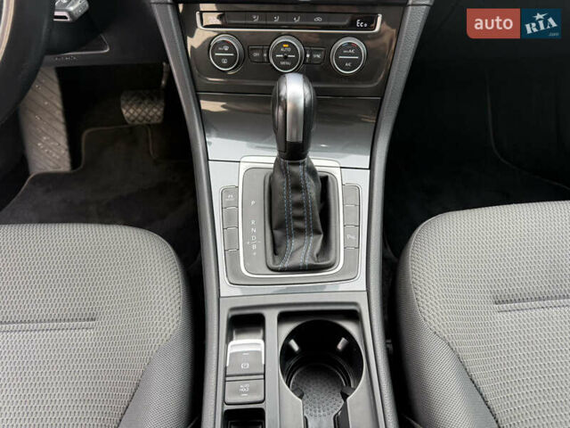 Сірий Фольксваген e-Golf, об'ємом двигуна 0 л та пробігом 53 тис. км за 13800 $, фото 18 на Automoto.ua