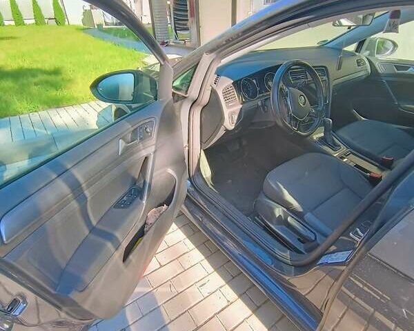 Серый Фольксваген e-Golf, объемом двигателя 0 л и пробегом 59 тыс. км за 16500 $, фото 3 на Automoto.ua