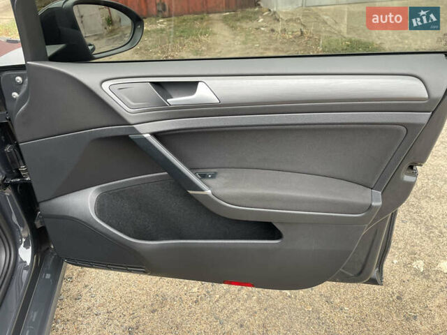 Сірий Фольксваген e-Golf, об'ємом двигуна 0 л та пробігом 40 тис. км за 16500 $, фото 23 на Automoto.ua