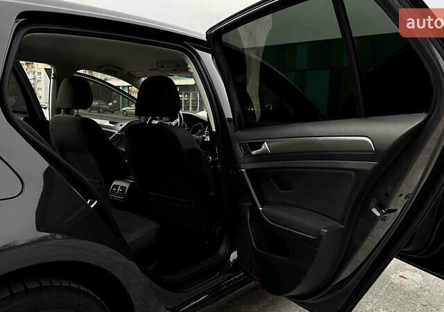 Сірий Фольксваген e-Golf, об'ємом двигуна 0 л та пробігом 64 тис. км за 13500 $, фото 33 на Automoto.ua