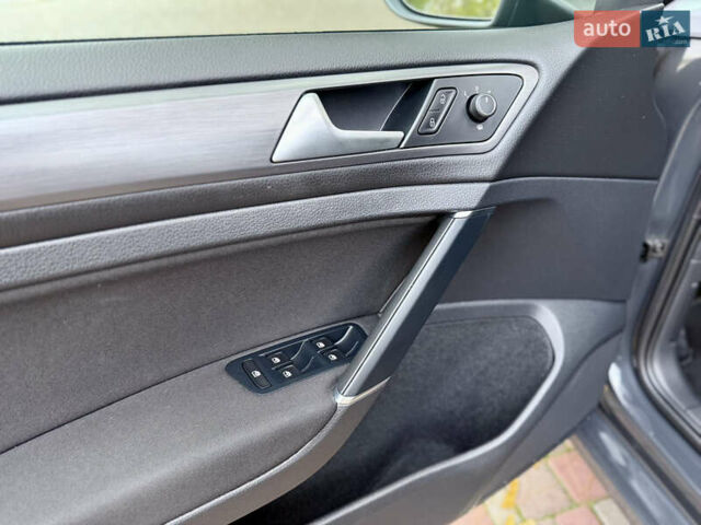 Фольксваген e-Golf 2020 в Кропивницком (Кировограде) на Automoto.ua Серый Фольксваген e-Golf, объемом двигателя 0 л и пробегом 125 тыс. км за 14550 $, фото 30 на Automoto.ua