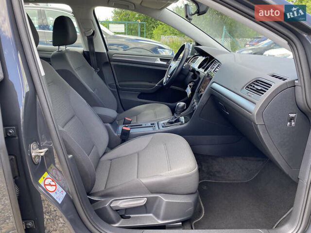 Серый Фольксваген e-Golf, объемом двигателя 0 л и пробегом 27 тыс. км за 14400 $, фото 63 на Automoto.ua