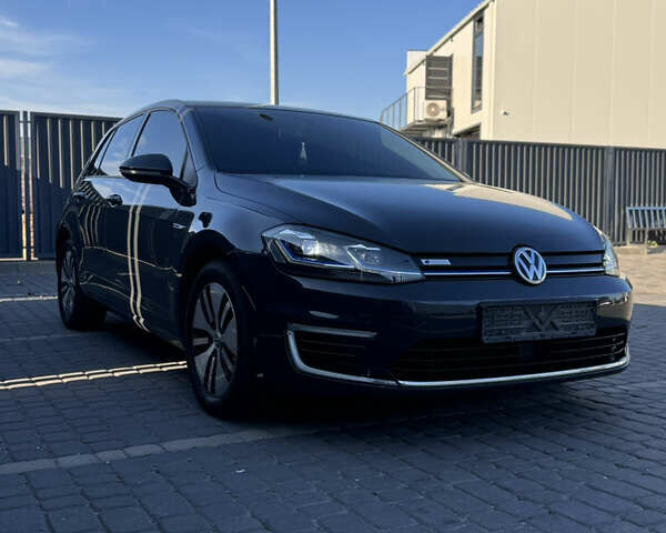 Серый Фольксваген e-Golf, объемом двигателя 0 л и пробегом 77 тыс. км за 13500 $, фото 1 на Automoto.ua