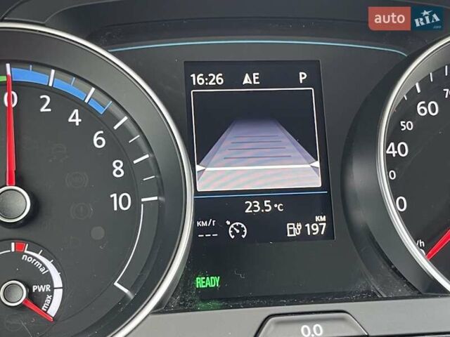 Серый Фольксваген e-Golf, объемом двигателя 0 л и пробегом 103 тыс. км за 13300 $, фото 40 на Automoto.ua