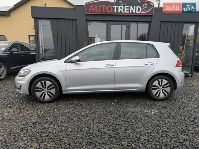 Серый Фольксваген e-Golf, объемом двигателя 0 л и пробегом 77 тыс. км за 14600 $, фото 4 на Automoto.ua