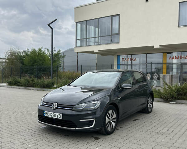 Серый Фольксваген e-Golf, объемом двигателя 0 л и пробегом 45 тыс. км за 14800 $, фото 2 на Automoto.ua