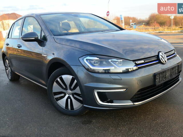 Серый Фольксваген e-Golf, объемом двигателя 0 л и пробегом 91 тыс. км за 13250 $, фото 19 на Automoto.ua