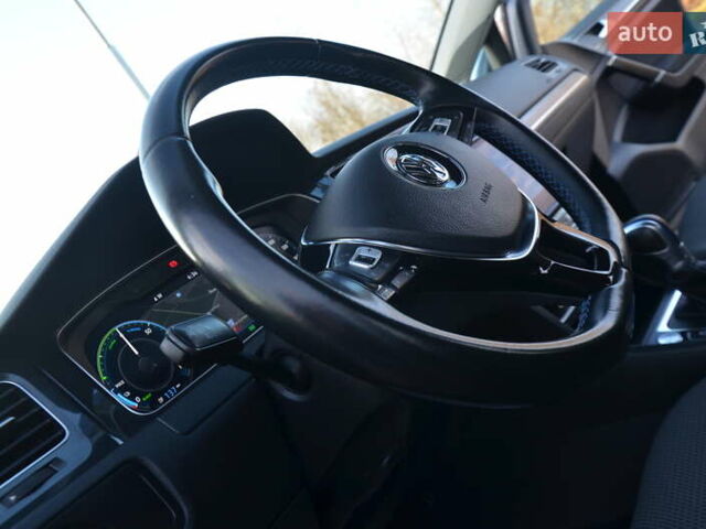 Серый Фольксваген e-Golf, объемом двигателя 0 л и пробегом 91 тыс. км за 13250 $, фото 36 на Automoto.ua