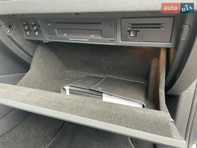 Сірий Фольксваген e-Golf, об'ємом двигуна 0 л та пробігом 40 тис. км за 16500 $, фото 52 на Automoto.ua