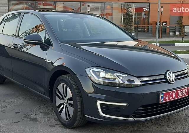 Серый Фольксваген e-Golf, объемом двигателя 0 л и пробегом 140 тыс. км за 12300 $, фото 2 на Automoto.ua