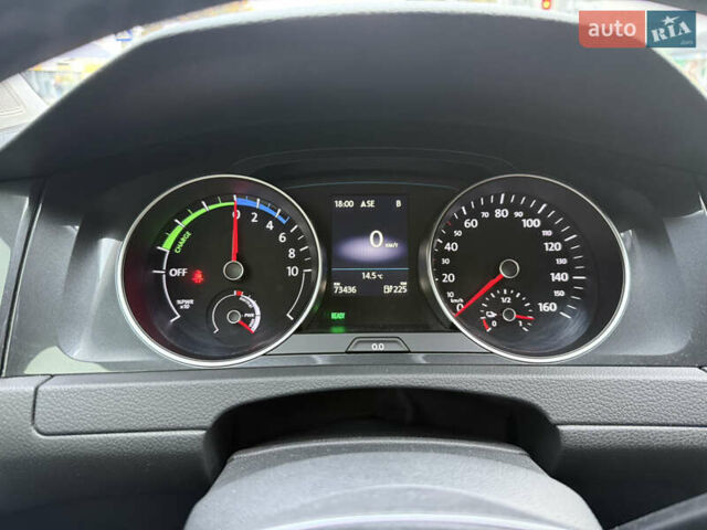 Серый Фольксваген e-Golf, объемом двигателя 0 л и пробегом 73 тыс. км за 14300 $, фото 11 на Automoto.ua