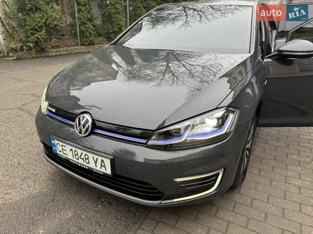 Серый Фольксваген e-Golf, объемом двигателя 0 л и пробегом 40 тыс. км за 15300 $, фото 25 на Automoto.ua