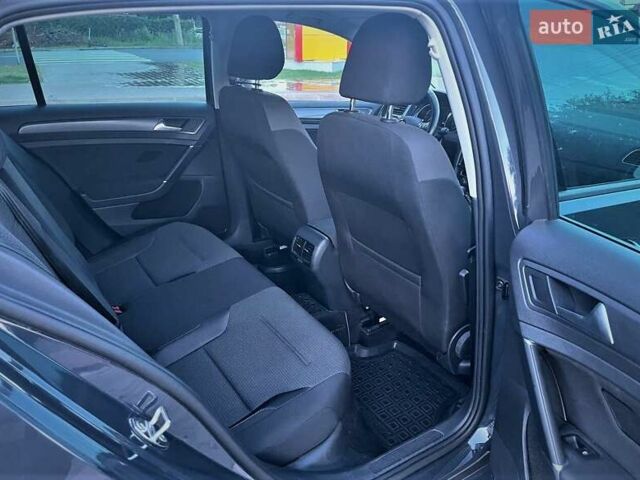 Серый Фольксваген e-Golf, объемом двигателя 0 л и пробегом 64 тыс. км за 15600 $, фото 7 на Automoto.ua