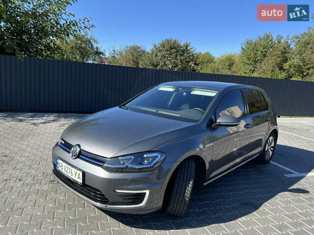 Серый Фольксваген e-Golf, объемом двигателя 0 л и пробегом 96 тыс. км за 16000 $, фото 2 на Automoto.ua