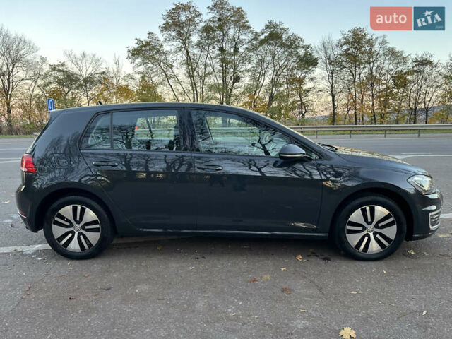 Серый Фольксваген e-Golf, объемом двигателя 0 л и пробегом 69 тыс. км за 12950 $, фото 5 на Automoto.ua
