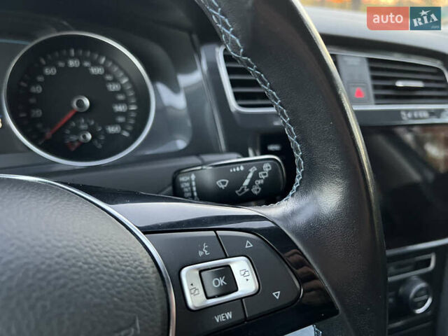 Серый Фольксваген e-Golf, объемом двигателя 0 л и пробегом 69 тыс. км за 12950 $, фото 23 на Automoto.ua