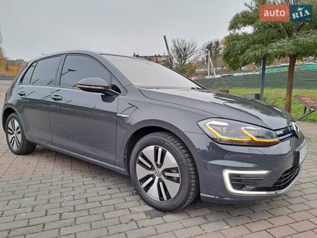 Серый Фольксваген e-Golf, объемом двигателя 0 л и пробегом 54 тыс. км за 16500 $, фото 2 на Automoto.ua